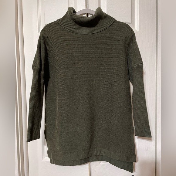 LILLUSORY Olive Green Oversized Pullover Sweater Turtleneck Tunic Dolman Size M - Picture 6 of 11